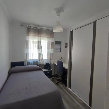 Piso Apartamento 3 Dormitorios, Aire Acondicionado Apartment *
